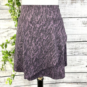 Eddie Bauer Fitness Sports Skirt size Medium Plum Black Faux Wrap Stretch Short